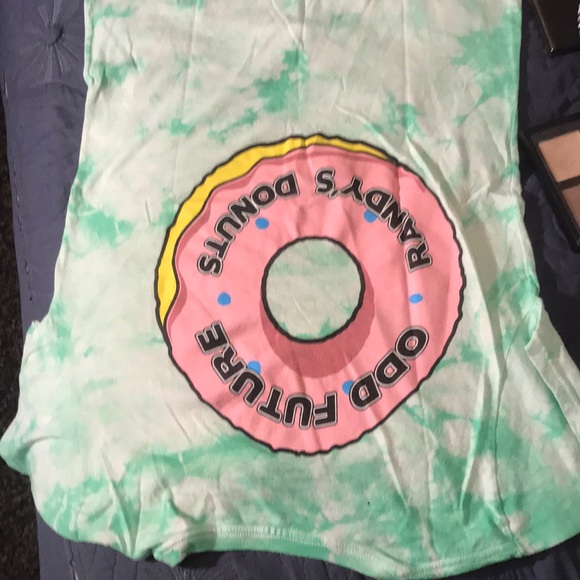 Top - Picture 2 of 3